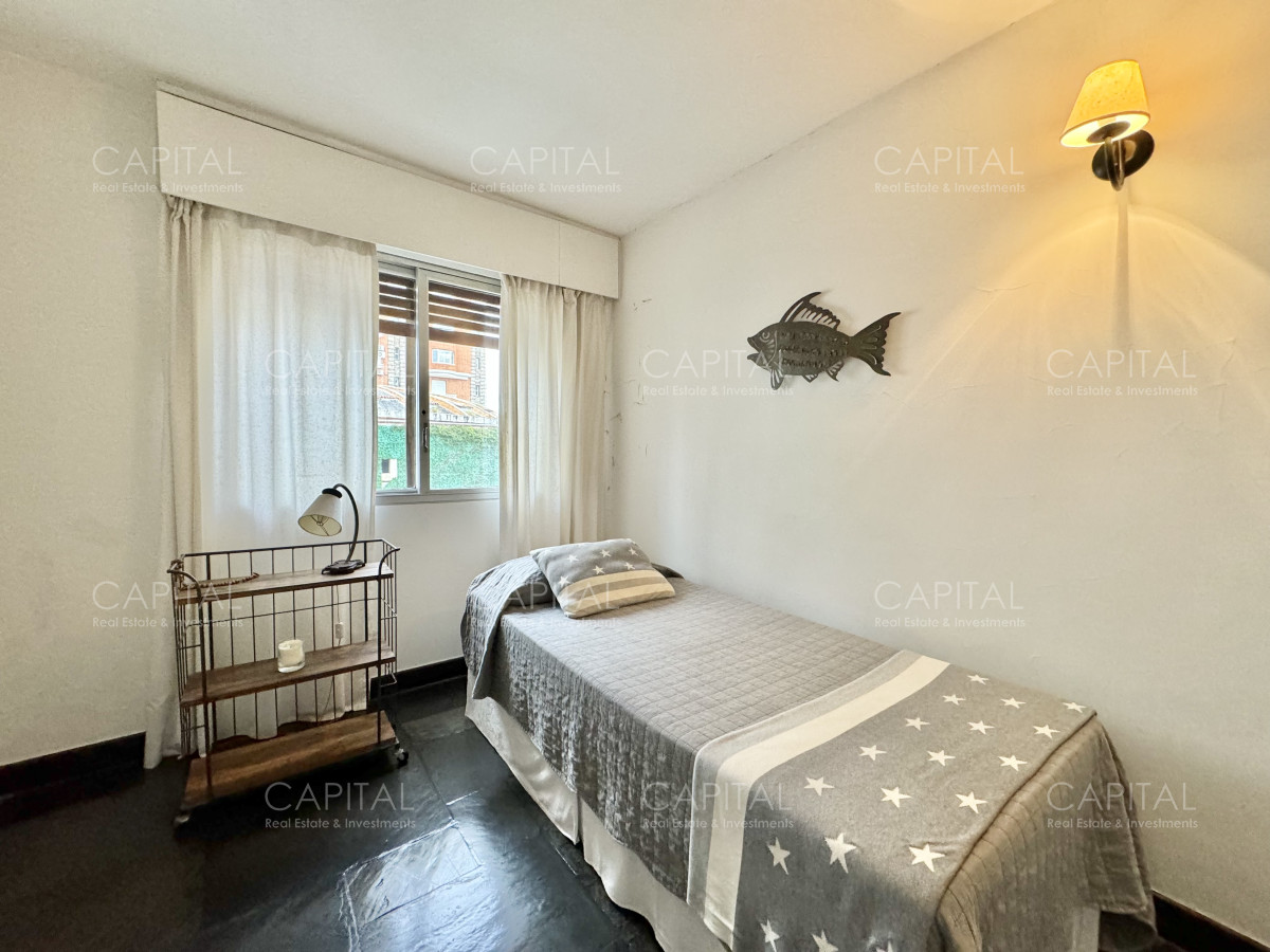 Apartamento ID.39040 - Apartamento de tres dormitorios en venta, Primera Linea Playa Mansa, Punta del Este.