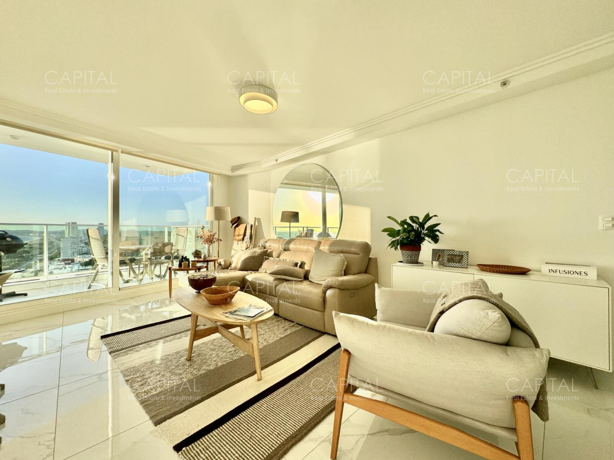 Apartamento ID.35900 - Paramount Tower de dos dormitorios frente al mar en Venta, Playa Mansa Punta del este