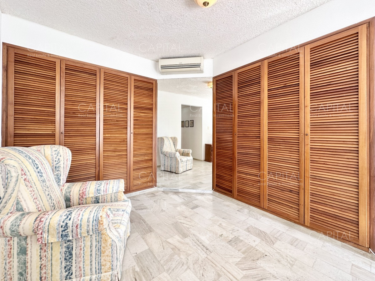 Apartamento ID.34525 - Apartamento de tres dormitorios y dependencia en venta Punta del Este
