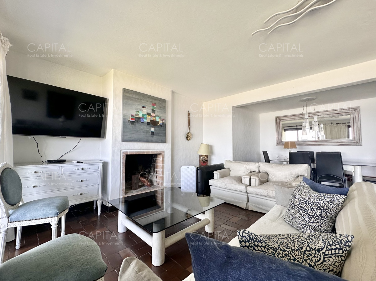 Apartamento ID.30393 - Apartamento de Tres Dormitorios frente a El Emir - Península Punta del Este
