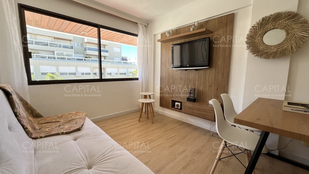 Apartamento ID.38875 - Apartamento en venta de 2 dormitorios en Peninsula, Punta del Este.