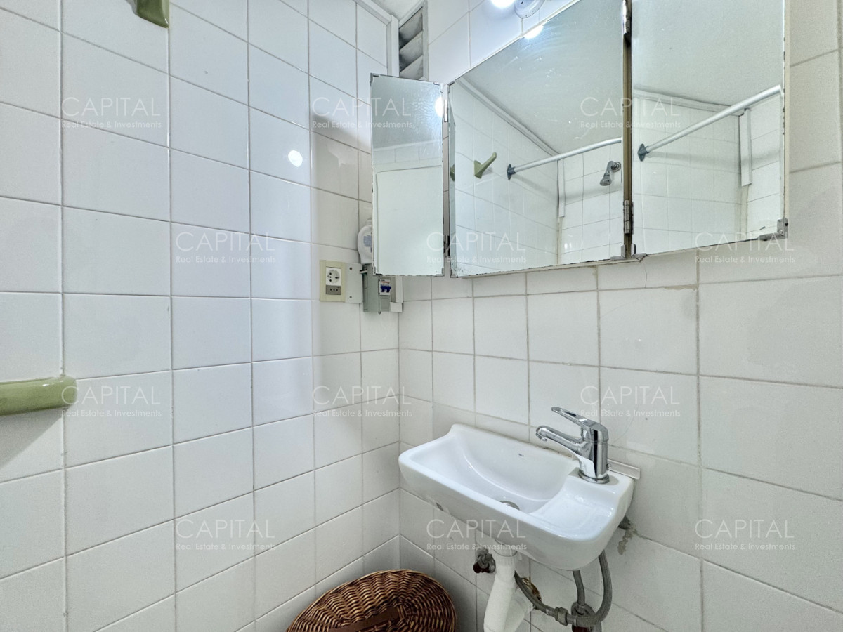 Apartamento ID.40104 - Apartamento de tres dormitorios y servicio en playa mansa frente al mar