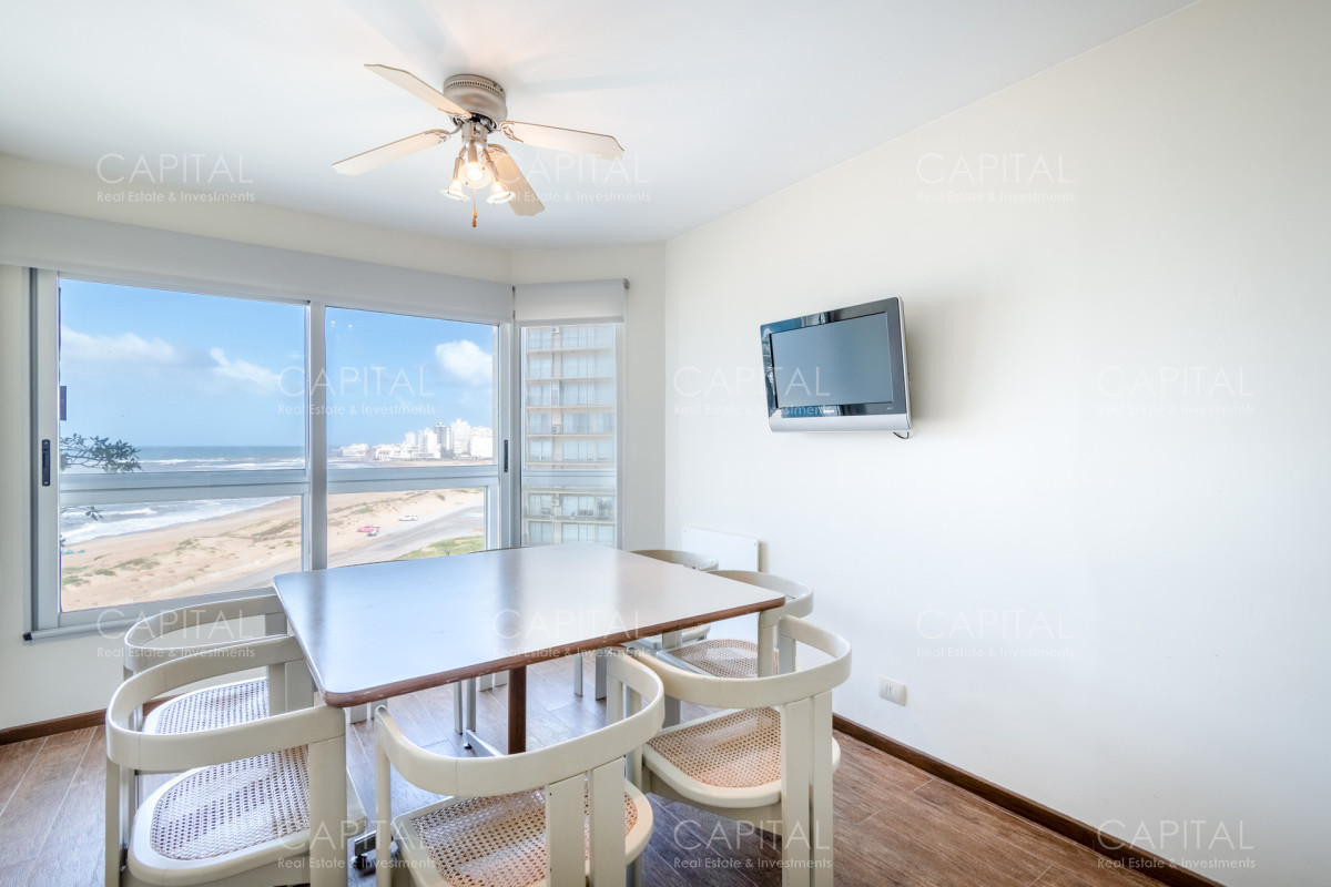 Apartamento ID.30942 - Venta de amplio apartamento sobre playa Brava íntegramente reciclado