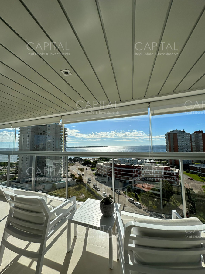 Apartamento en Venta de Tres Dormitorios en Playa Mansa Punta del  Este  - CCP36886A