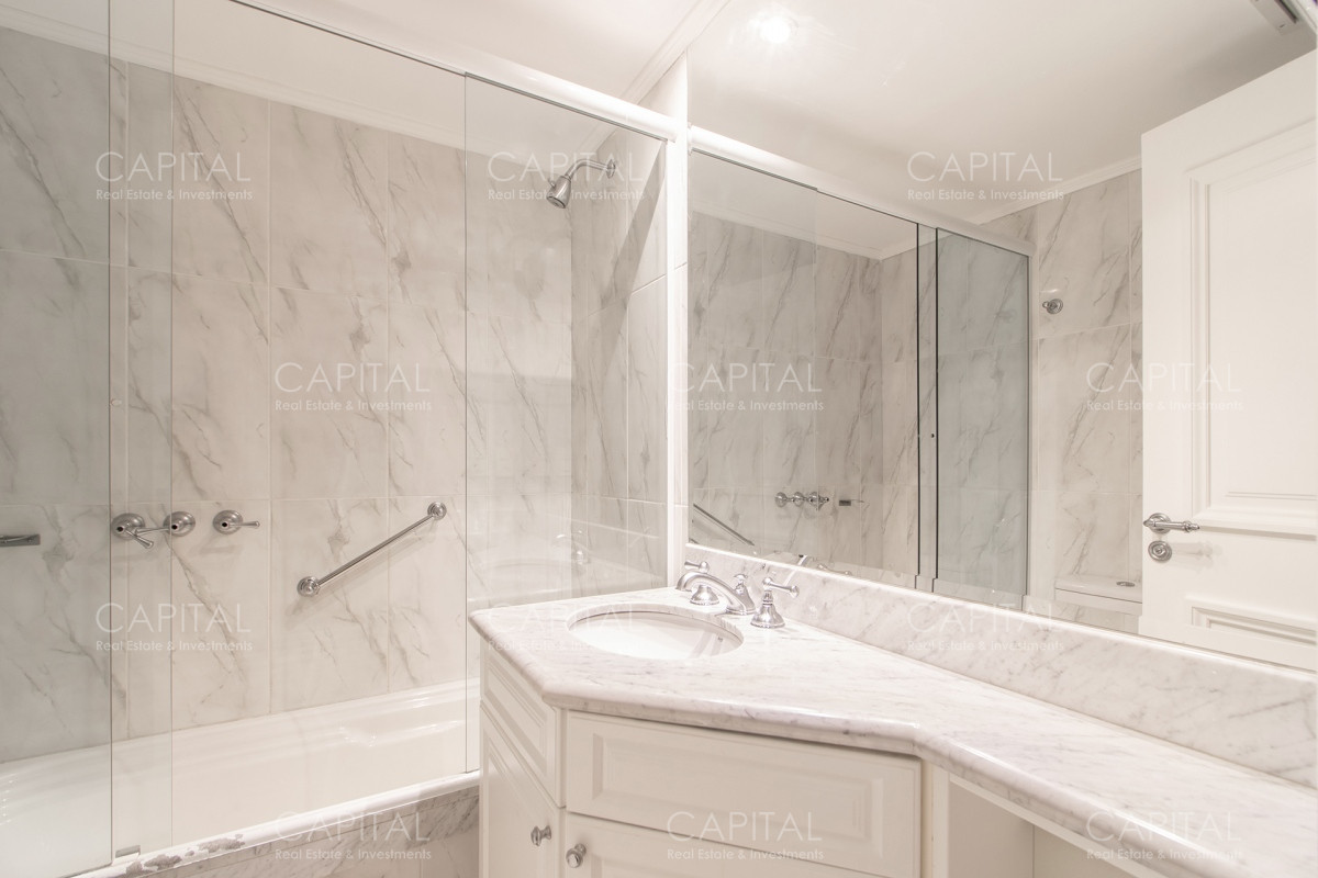 Apartamento ID.33655 - Milenium Tower Punta del Este Apartamento de tres dormitorios mas dependencia en Millenium Tower en Venta