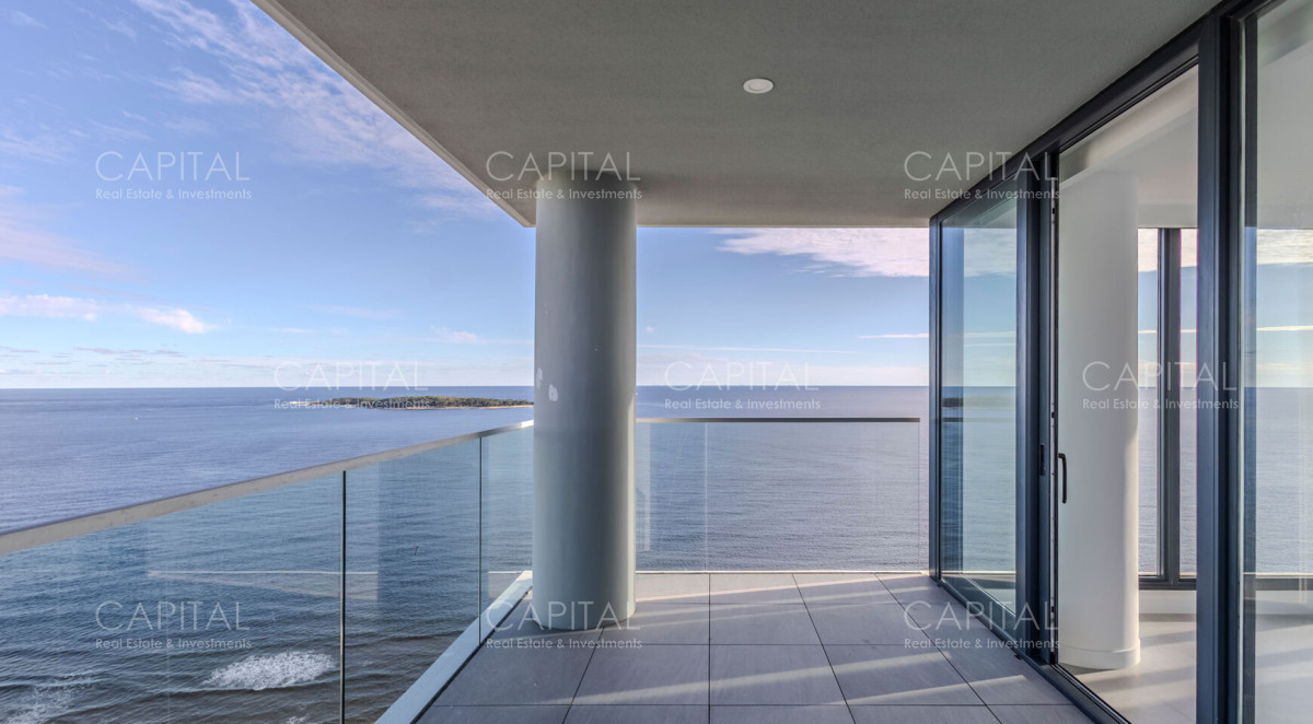 Apartamento ID.37953 - Penthouse en edificio Venetian Playa Mansa en Venta