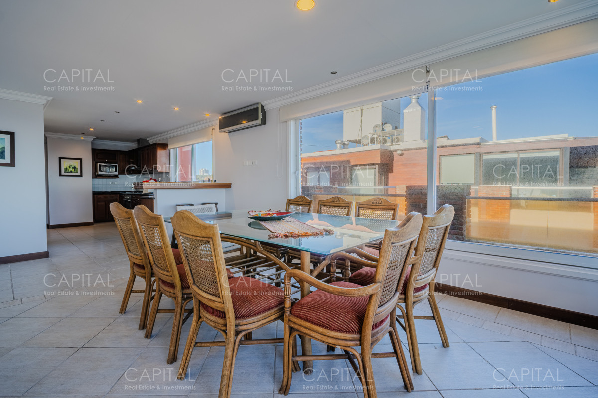 Apartamento ID.38440 - Penthouse de 3 dormitorios  y servicio  en primera linea Playa Mansa