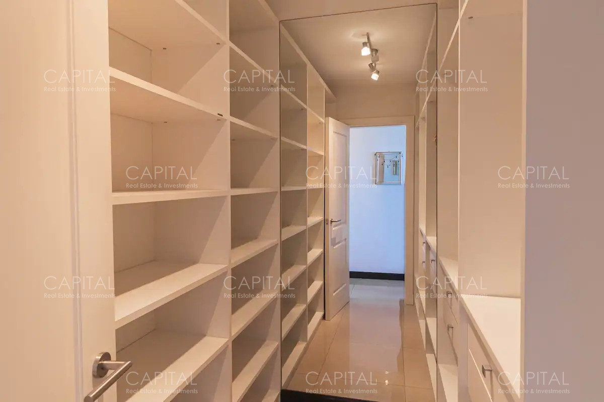 Apartamento ID.33892 - Apartamentoen torre lobos de tres dormitorios en primera linea frente al mar en Playa Brava en Alquiler, Punta del Este