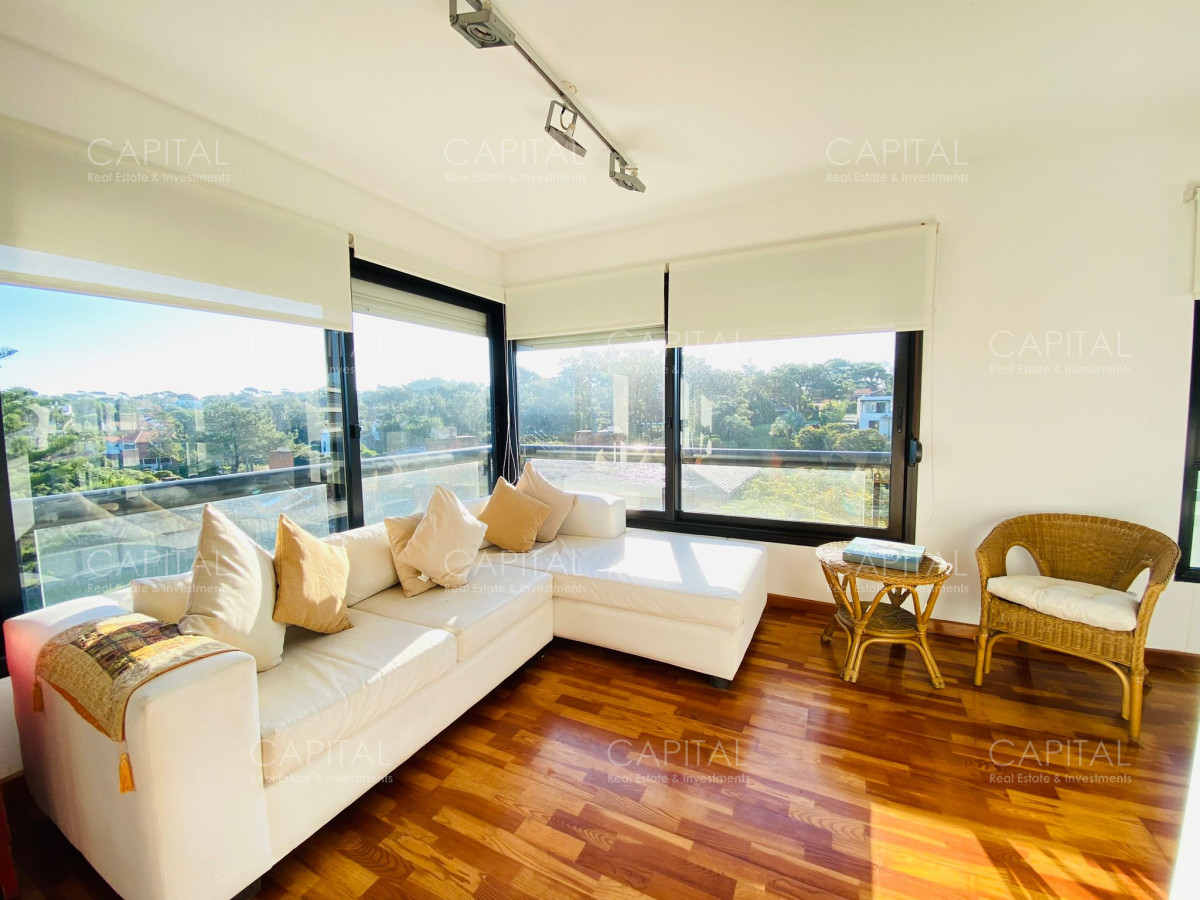 Apartamento ID.34603 - Apartamento en Alquiler Primera Linea Tres dormitorios con Parrillero