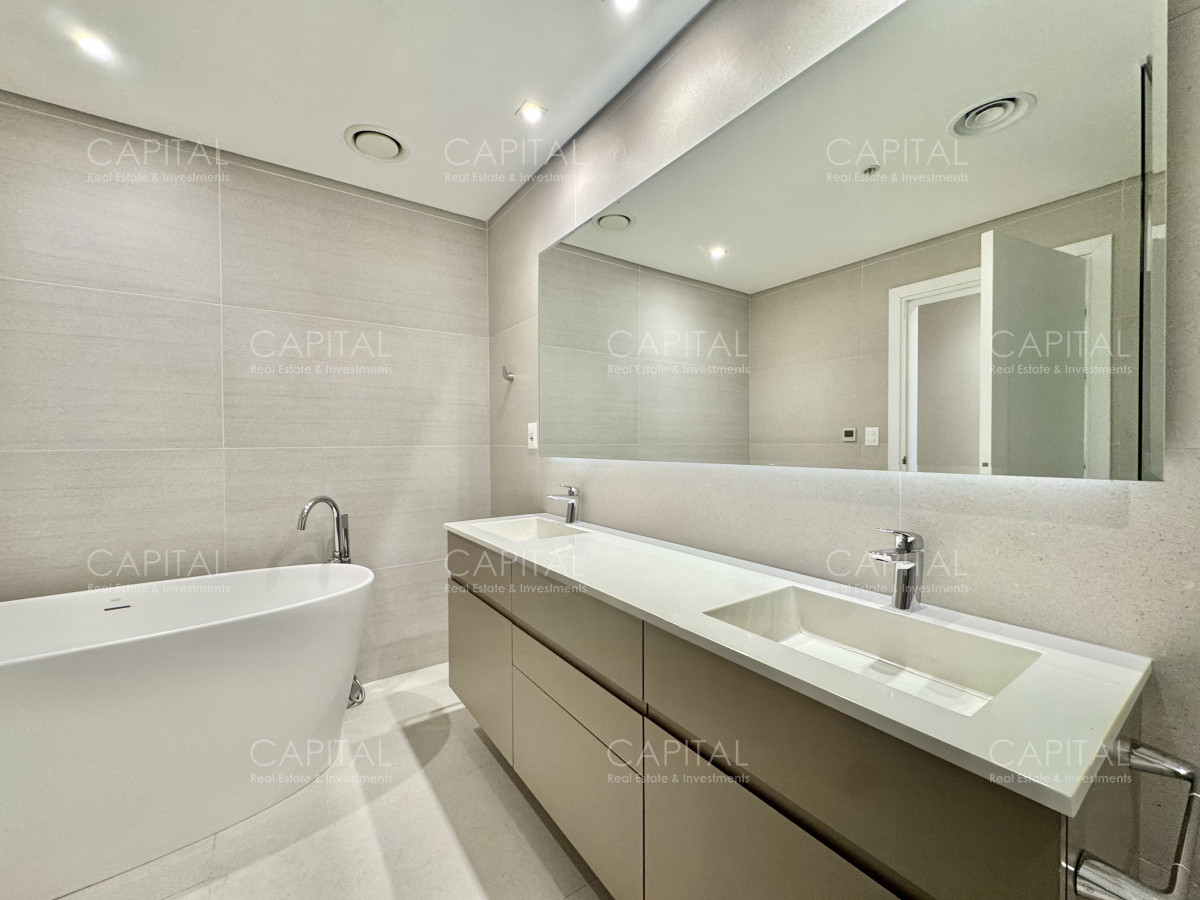 Apartamento ID.38870 - Le Parc IV de tres dormitorios piso alto en veta