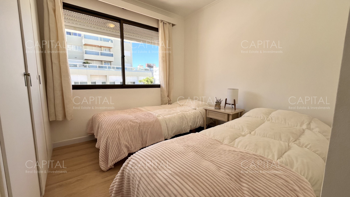 Apartamento ID.38875 - Apartamento en venta de 2 dormitorios en Peninsula, Punta del Este.