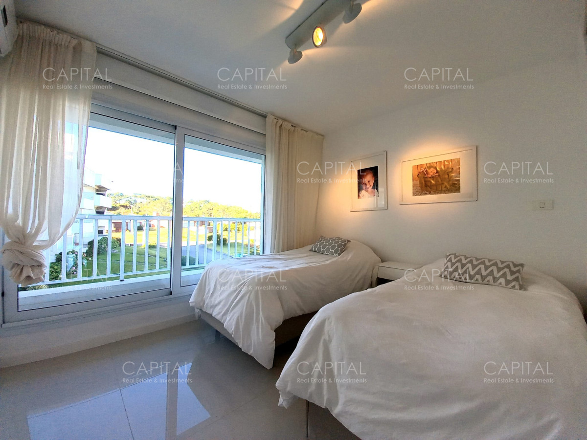 Apartamento ID.32595 - Apartamento Frente al Mar en Venta Tres Dormitorios