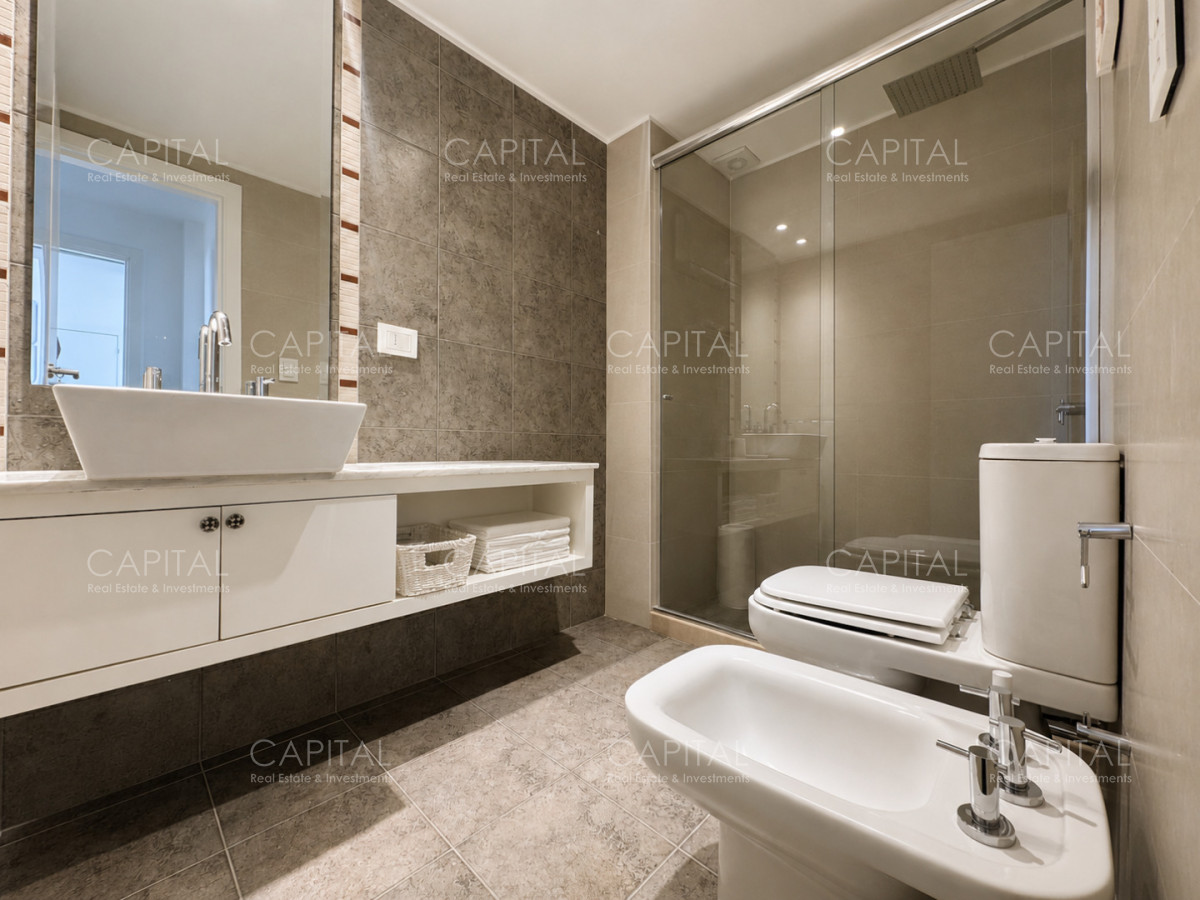 Apartamento ID.40139 - Apartamento en Venta 2 dormitorios, en Playa Mansa con vista al mar
