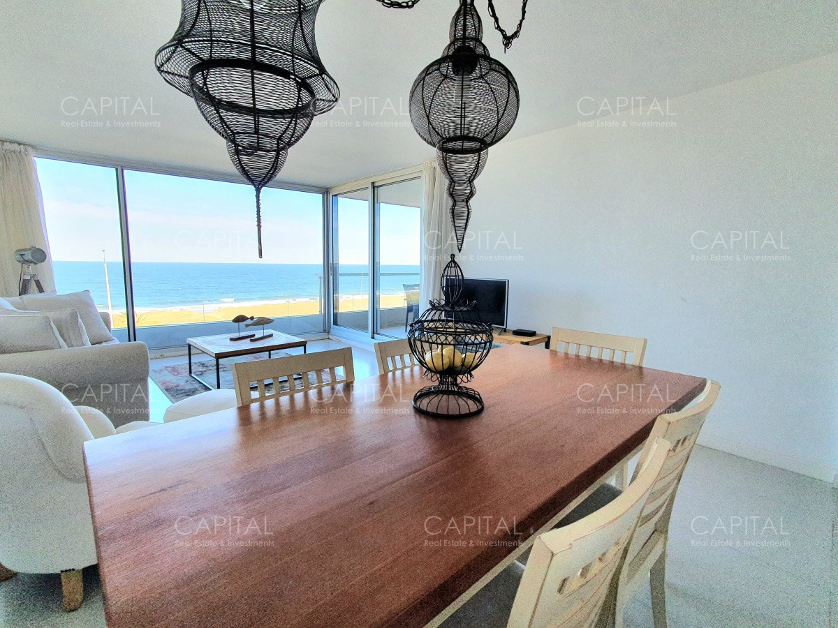 Apartamento ID.32026 - Venta Departamento Primera Línea dos dormitorios y dependencia de servicio en Playa Mansa Punta del Este