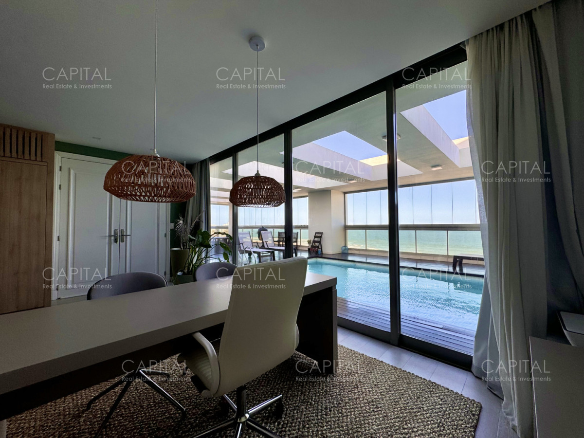 Apartamento ID.39802 - Penthouse Duplex con piscina y parrillero propio frente al Mar, en venta, Punta del Este