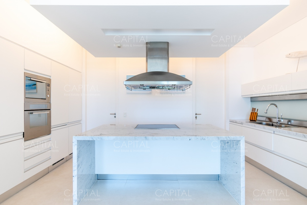 Apartamento ID.30146 - Excelente Apartamento en Acqua Punta del Este Tres suites en Venta en Primera línea, Playa Brava