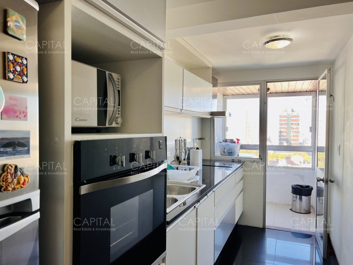 Apartamento ID.25978 - Muy lindo apartamento de tres dormitorios con vista a la Brava en venta