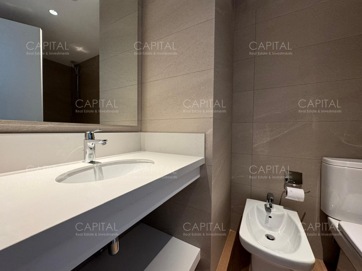 Apartamento ID.36643 - Apartamento esquinero de tres y dependencia piso alto en Trump Tower en Venta