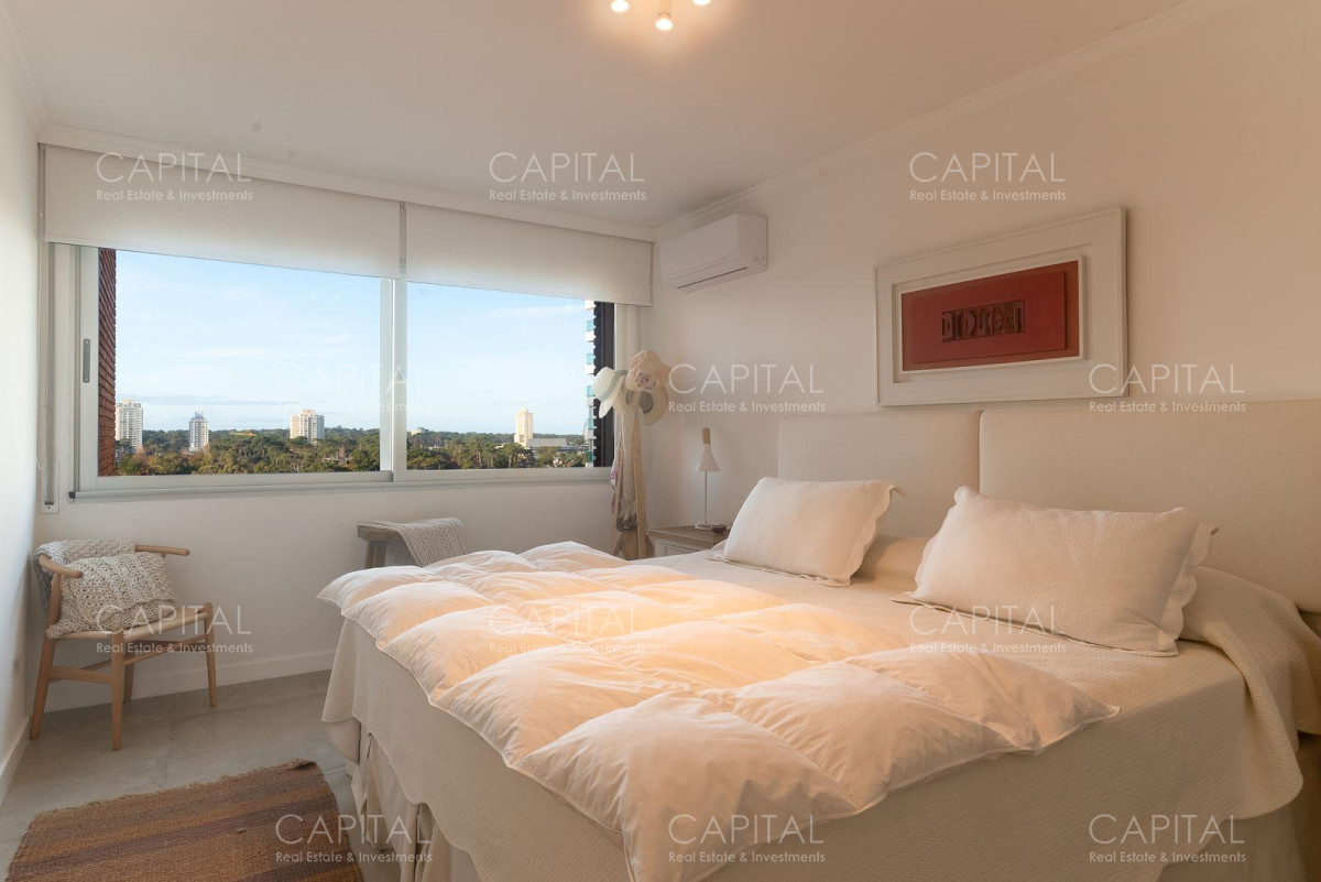 Apartamento ID.36586 - Exclusivo departamento totalmente reformado de 4 suites en Playa Mansa