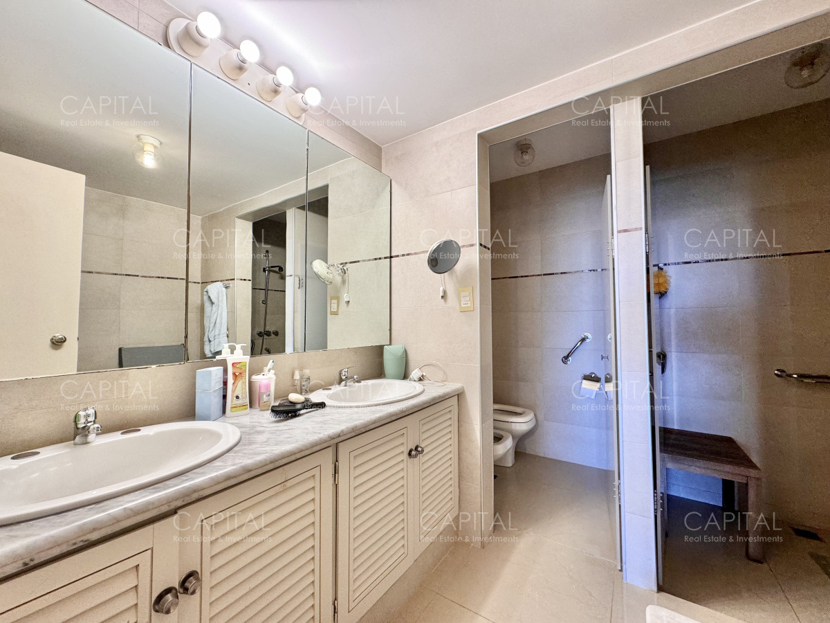 Apartamento ID.37573 - Penthouse Duplex en venta Playa Mansa Punta del Este.