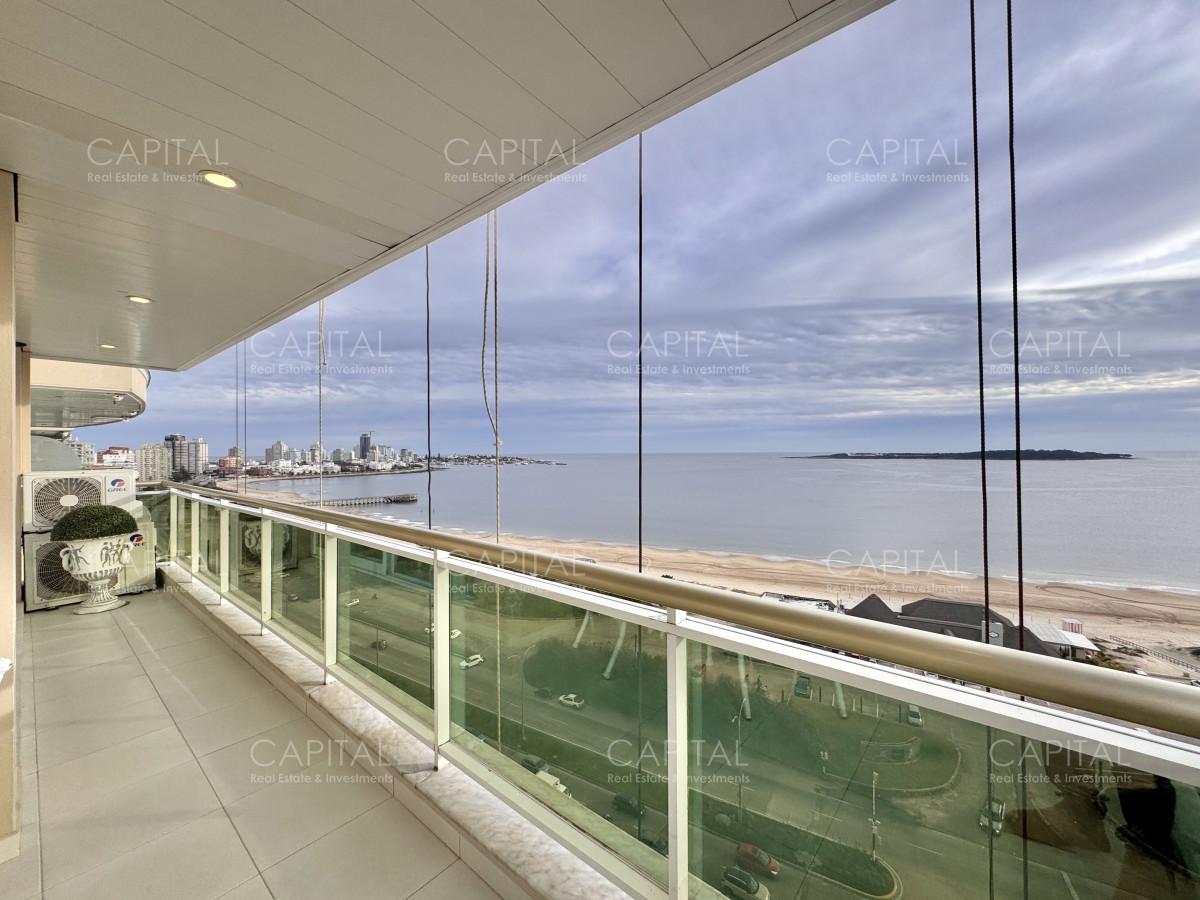 Apartamento ID.38754 - Coral Tower esquinero de tres dormitorios y servicio piso alto en venta