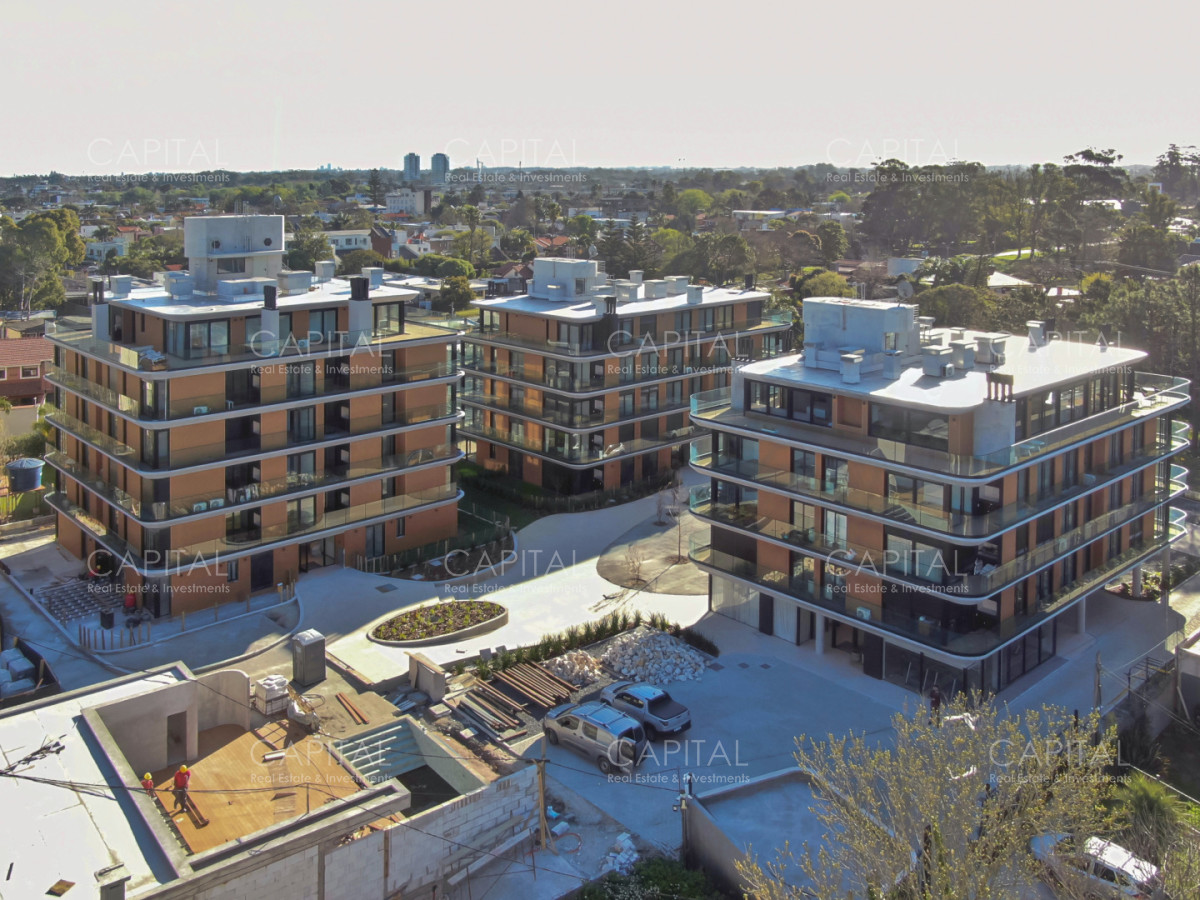 Apartamento ID.40031 - Venta Apartamento 3 Dormitorios con Vista Rambla en Costanera Village