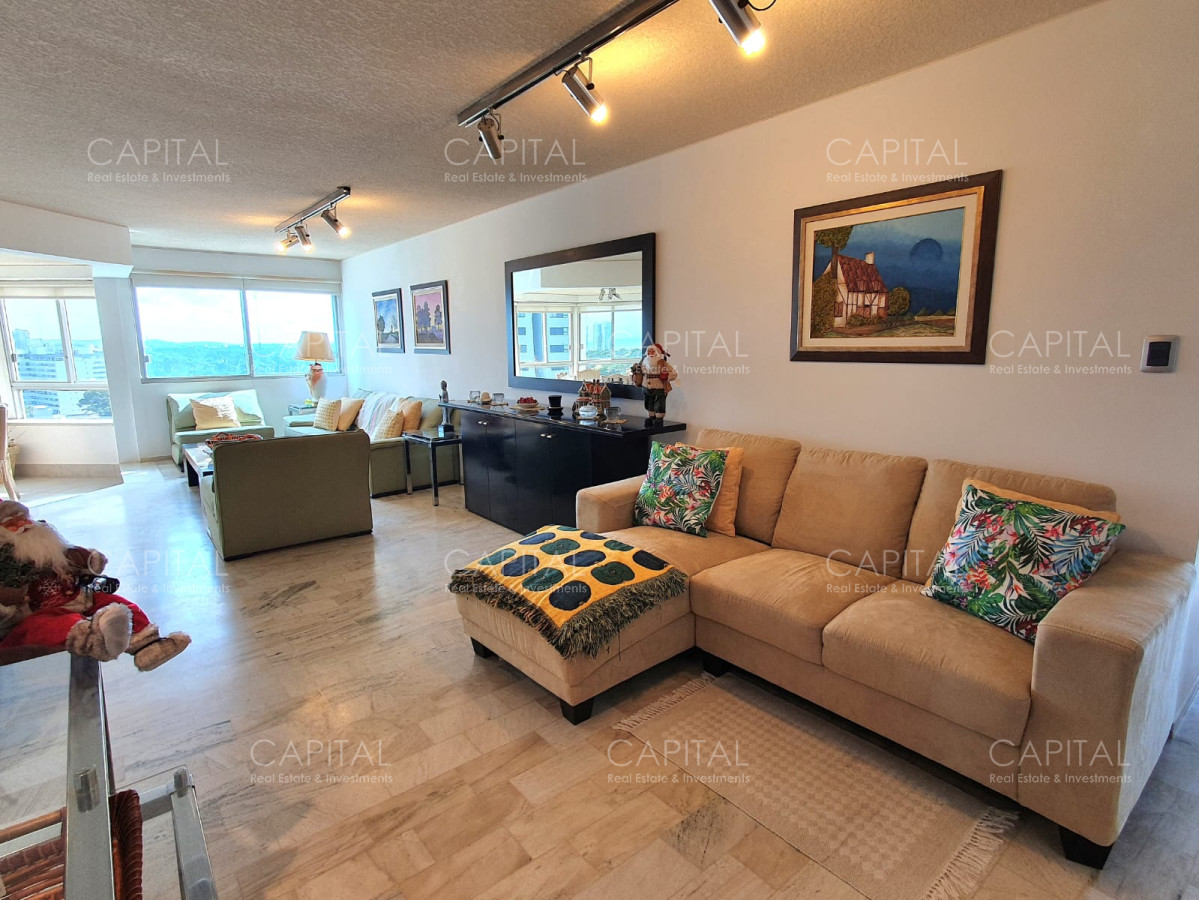 Apartamento ID.32588 - Venta departamento tres dormitorios y dep servicio Punta del Este
