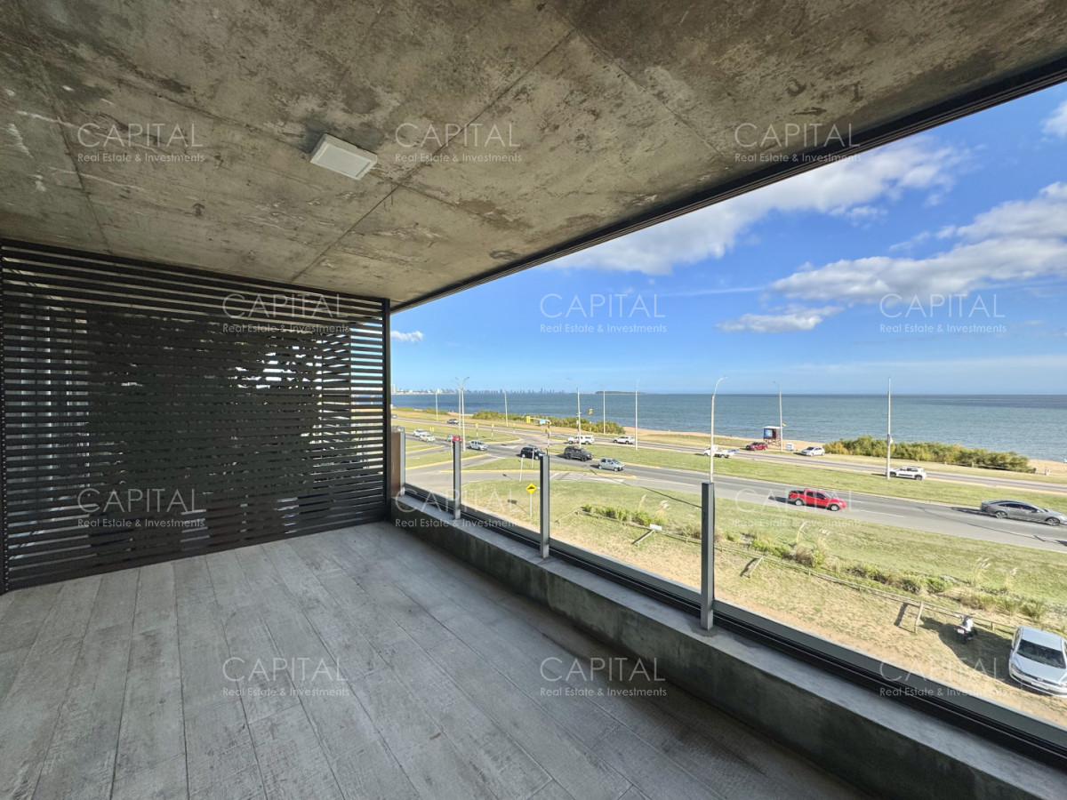 Apartamento ID.39886 - Apartamento duplex frente al mar en playa mansa en venta