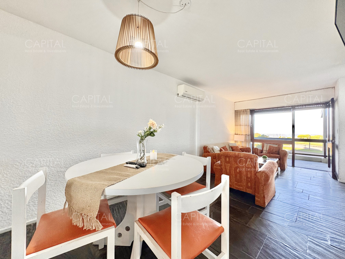 Apartamento ID.27183 - Apartamento reciclado de dos dormitorios frente al mar en Playa Brava en venta