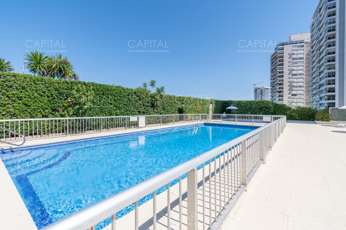 Apartamento ID.30607 - Penthouse de Cuatro Dormitorios frente al Mar - Venta Playa Mansa