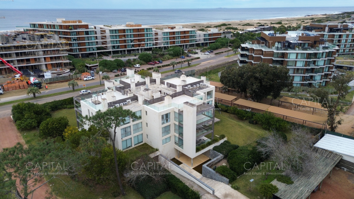 Apartamento ID.36855 - Manantiales 2 dormitorios y dependencia con parrillero a pasos del mar