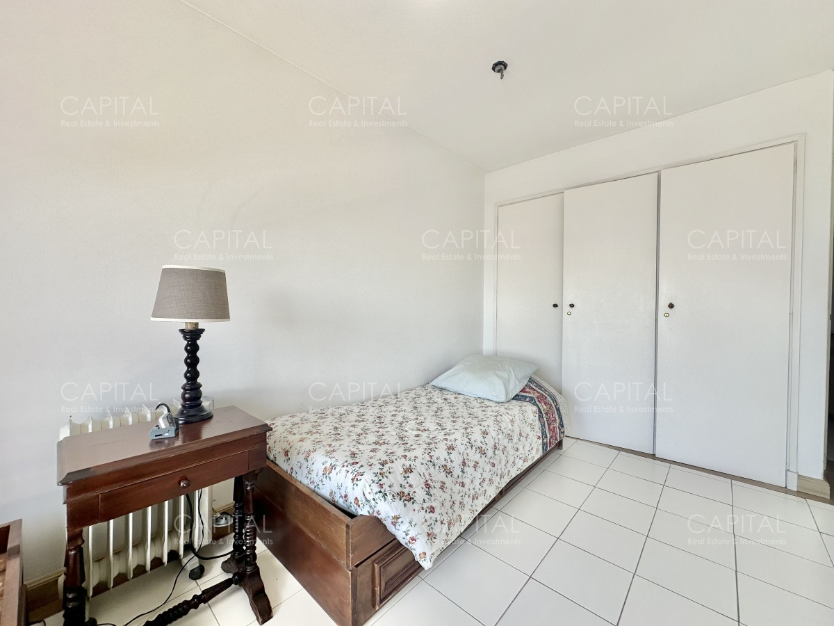 Apartamento ID.35703 - Apartamento de cuatro dormitorios y dependencia en venta, Península, Punta del Este