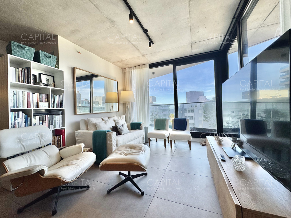 Apartamento ID.40602 - Departamento Esquinero de 2 Dormitorios en Punta del Este con Vista al Mar