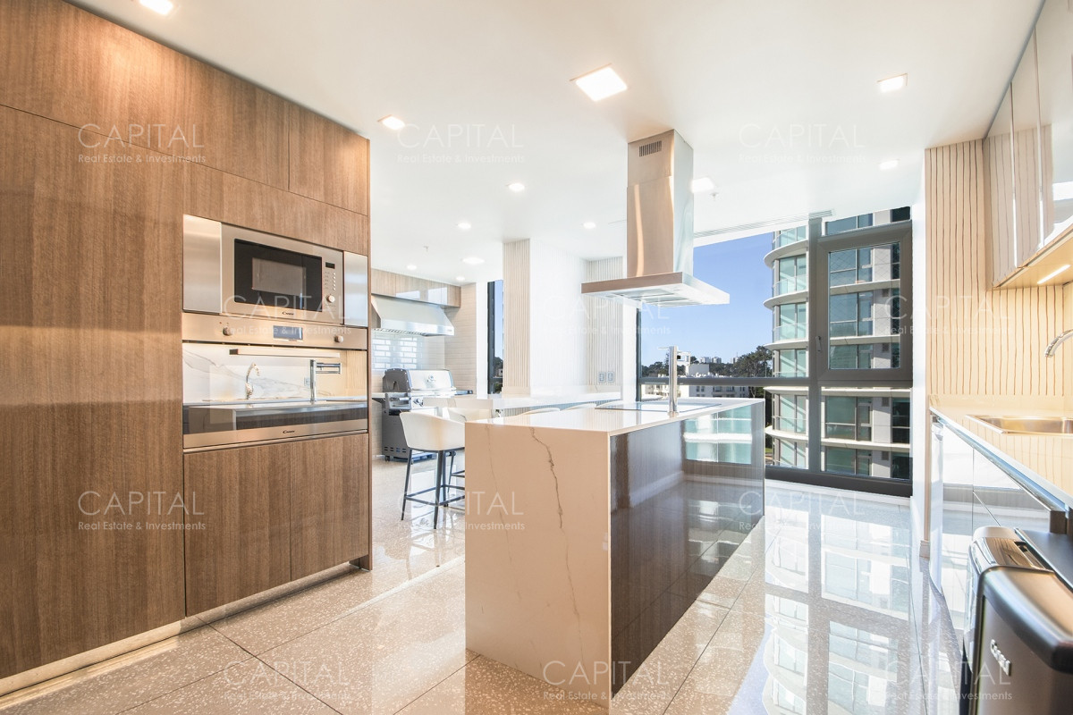 Apartamento ID.33684 - Fendi Chateau Apartamento Unificado Primera Fila en Playa Mansa de Punta del este en Venta