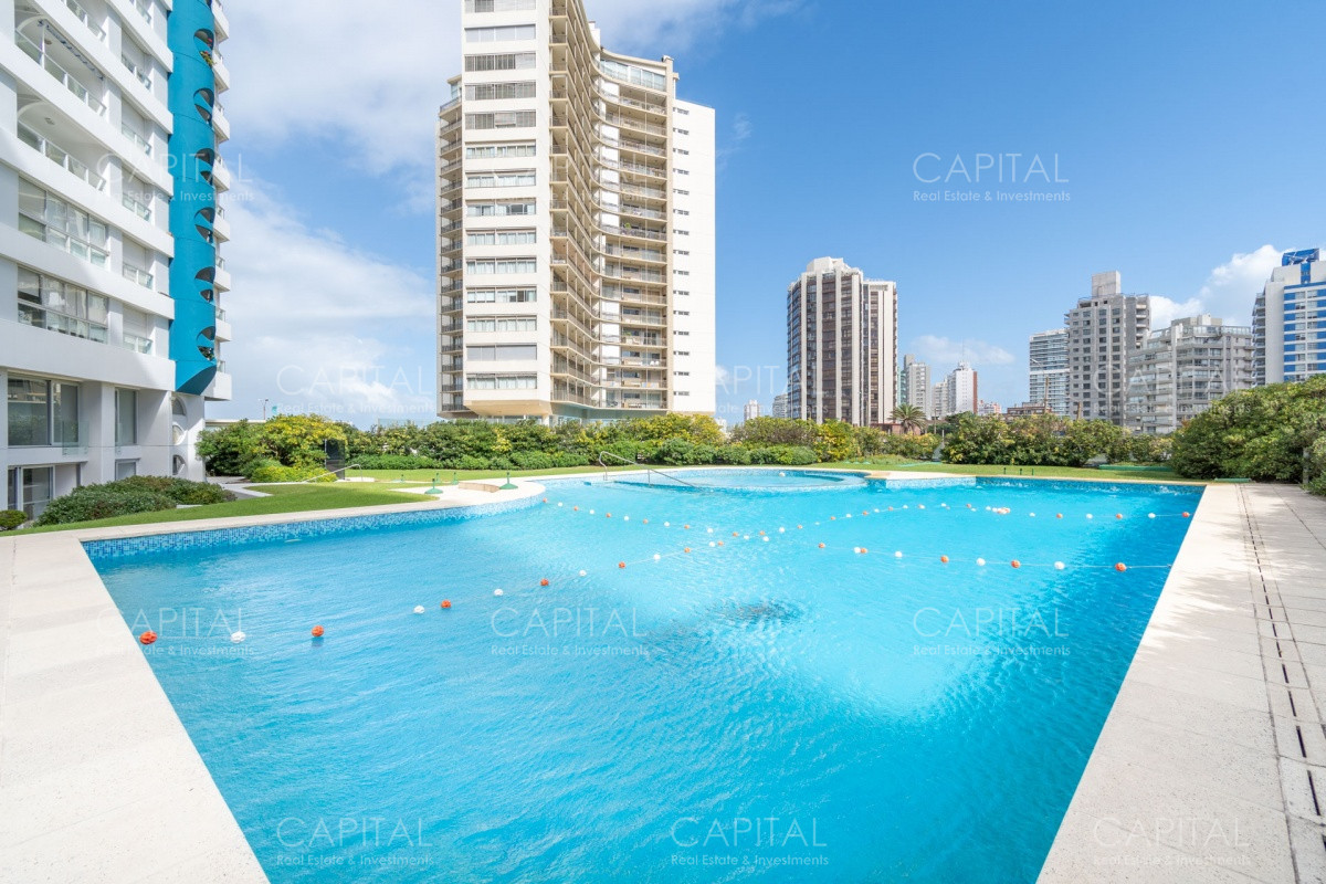 Apartamento ID.30942 - Venta de amplio apartamento sobre playa Brava íntegramente reciclado