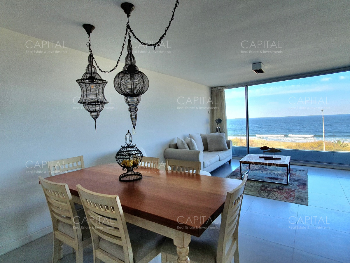 Apartamento ID.32026 - Venta Departamento Primera Línea dos dormitorios y dependencia de servicio en Playa Mansa Punta del Este