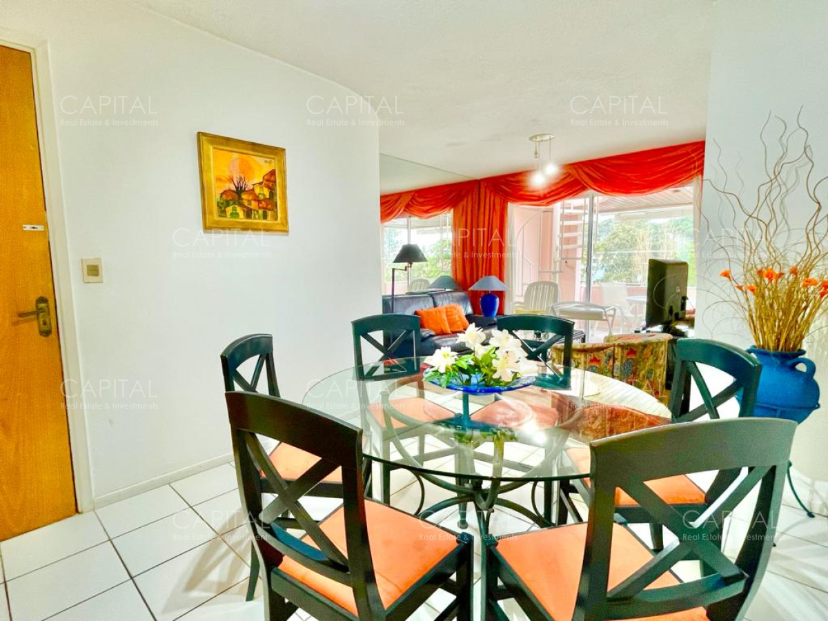 Apartamento ID.26584 - Apartamento Penthouse Duplex Tres Dormitorios en Venta Parrillero y Jacuzzi Propio