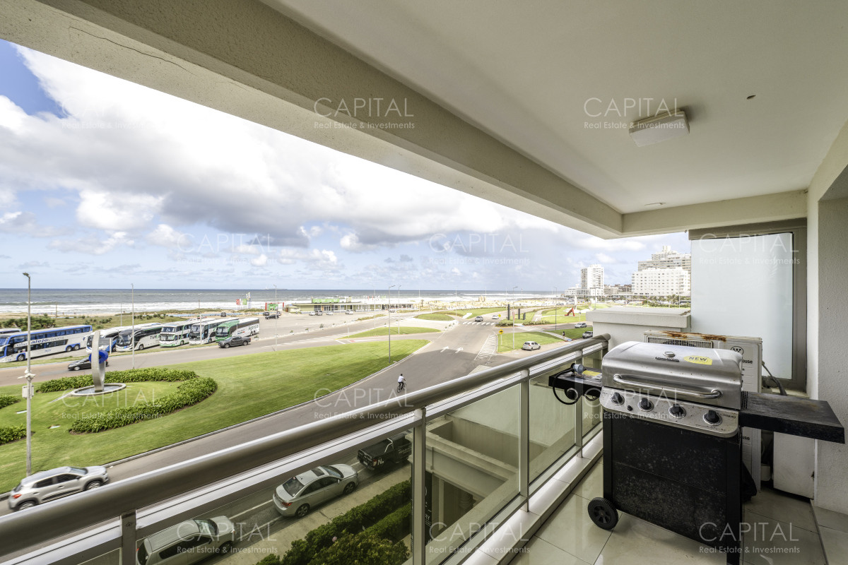 Apartamento ID.37933 - Imperiale Esquinero Departamento en Venta de Tres dormitorios en Playa Brava 