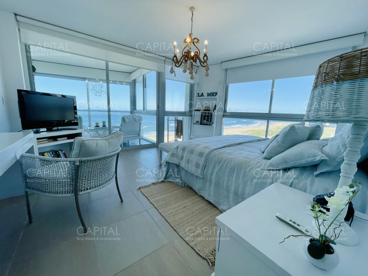 Apartamento ID.31416 - Le Parc Punta del Este de tres dormitorios más dependencia en torre de categoría sobre playa Brava, Punta del Este