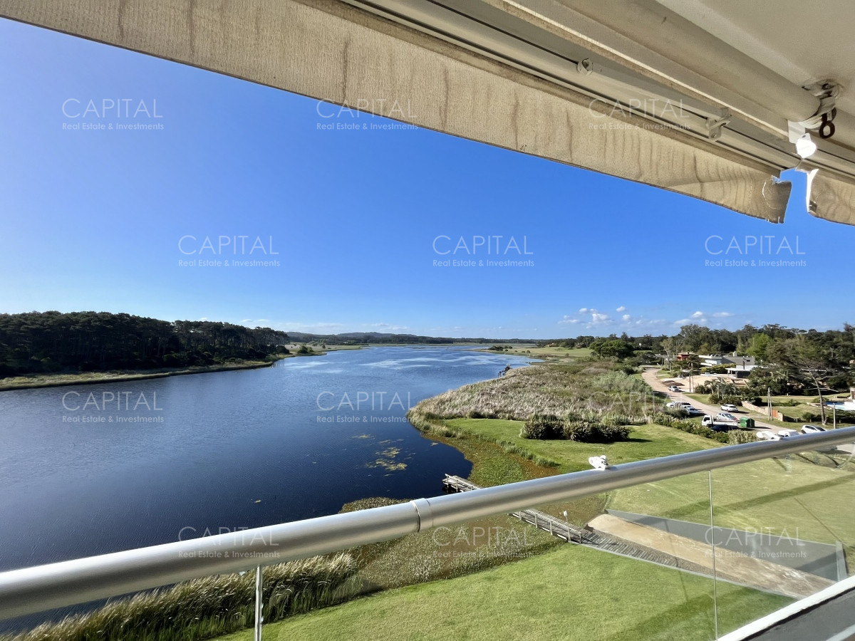 Apartamento ID.35310 - Penthouse de Cuatro Ambientes en Punta del Este 