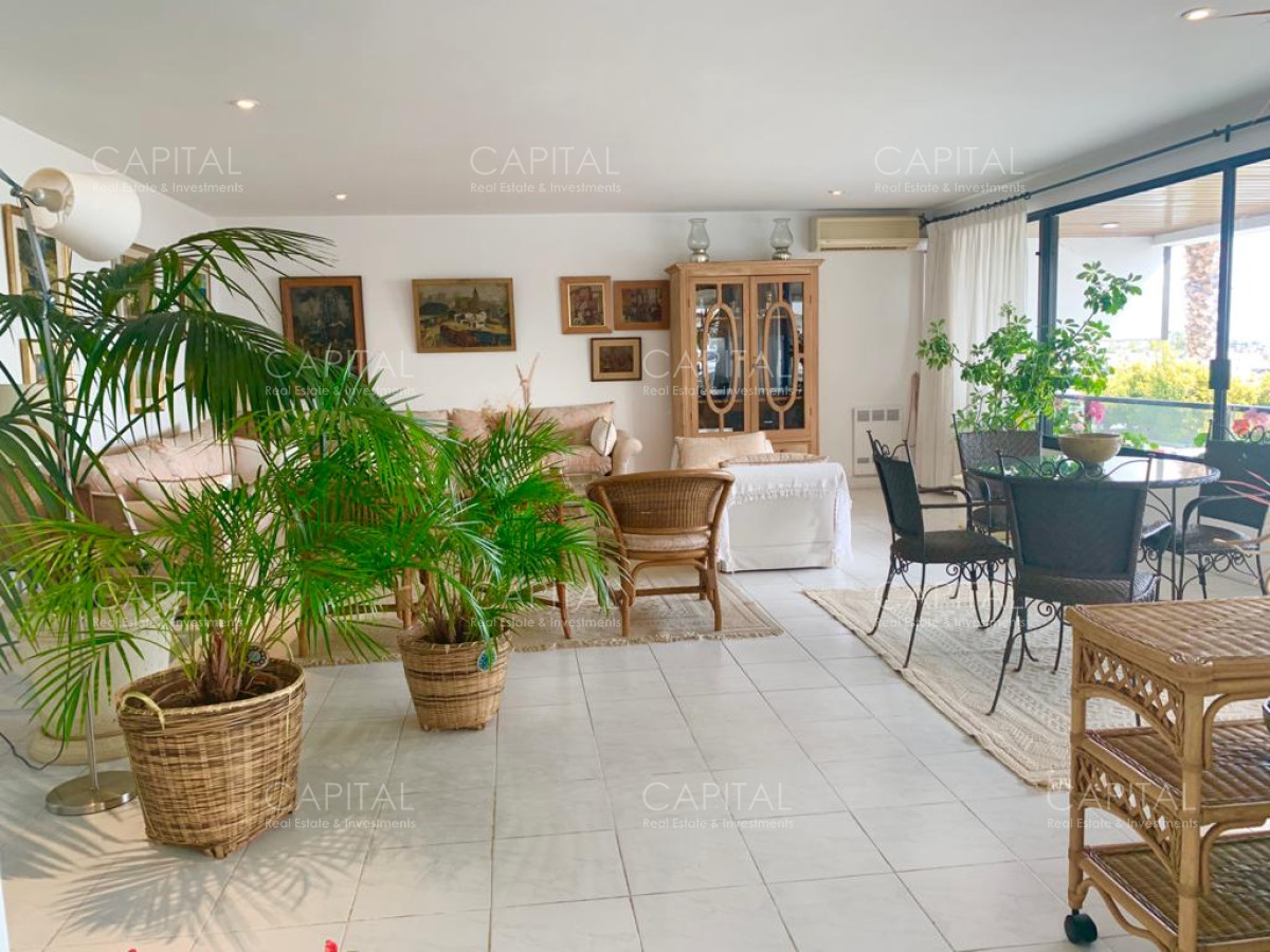Apartamento ID.26044 - Espectacular Apartamento Frente al Puerto con vista al Mar, Punta del Este 