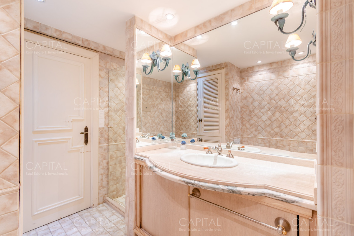 Apartamento ID.30607 - Penthouse de Cuatro Dormitorios frente al Mar - Venta Playa Mansa