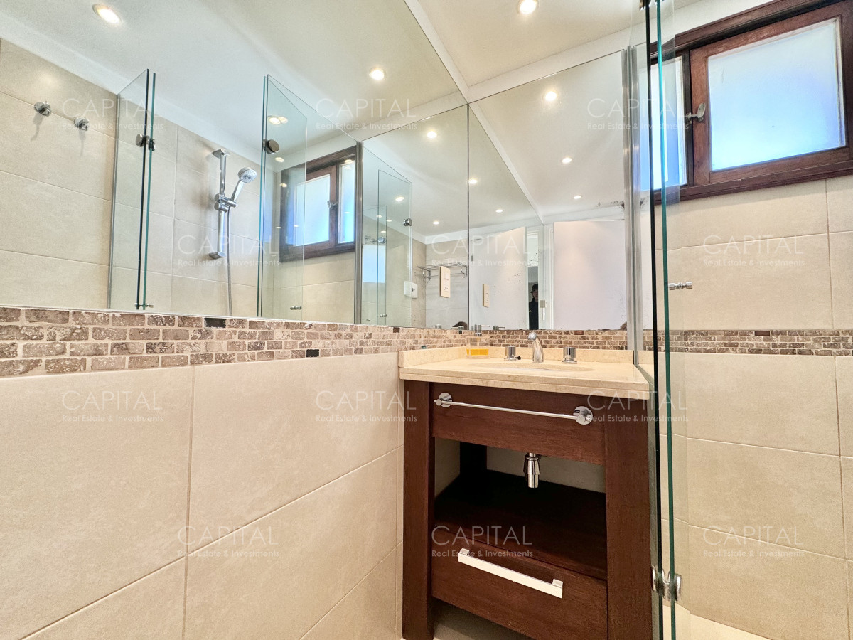 Apartamento ID.38759 - Apartamento de tres dormitorios en venta en Península, Punta del Este.