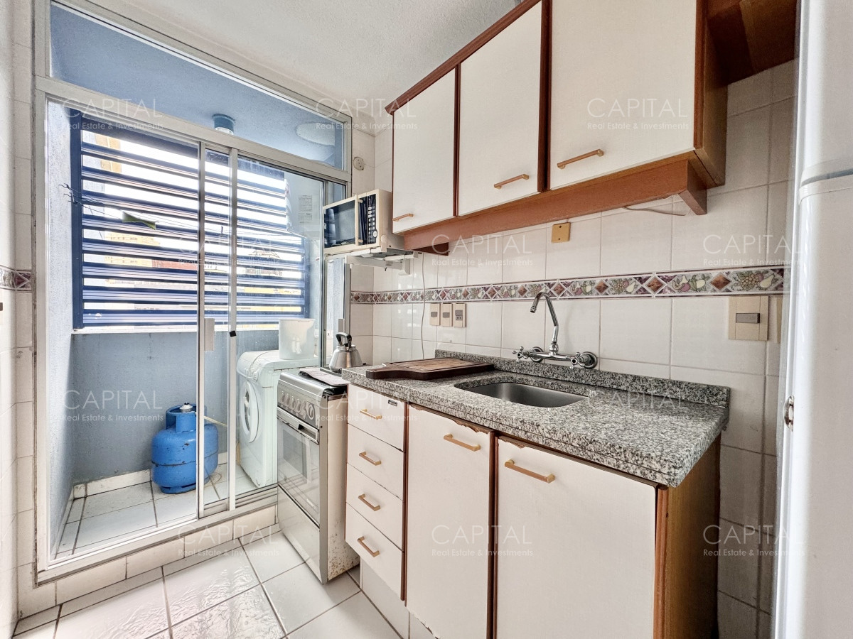 Apartamento ID.30302 - Apartamento de dos dormitorios en venta con vista al mar y parrillero propio. Punta del Este