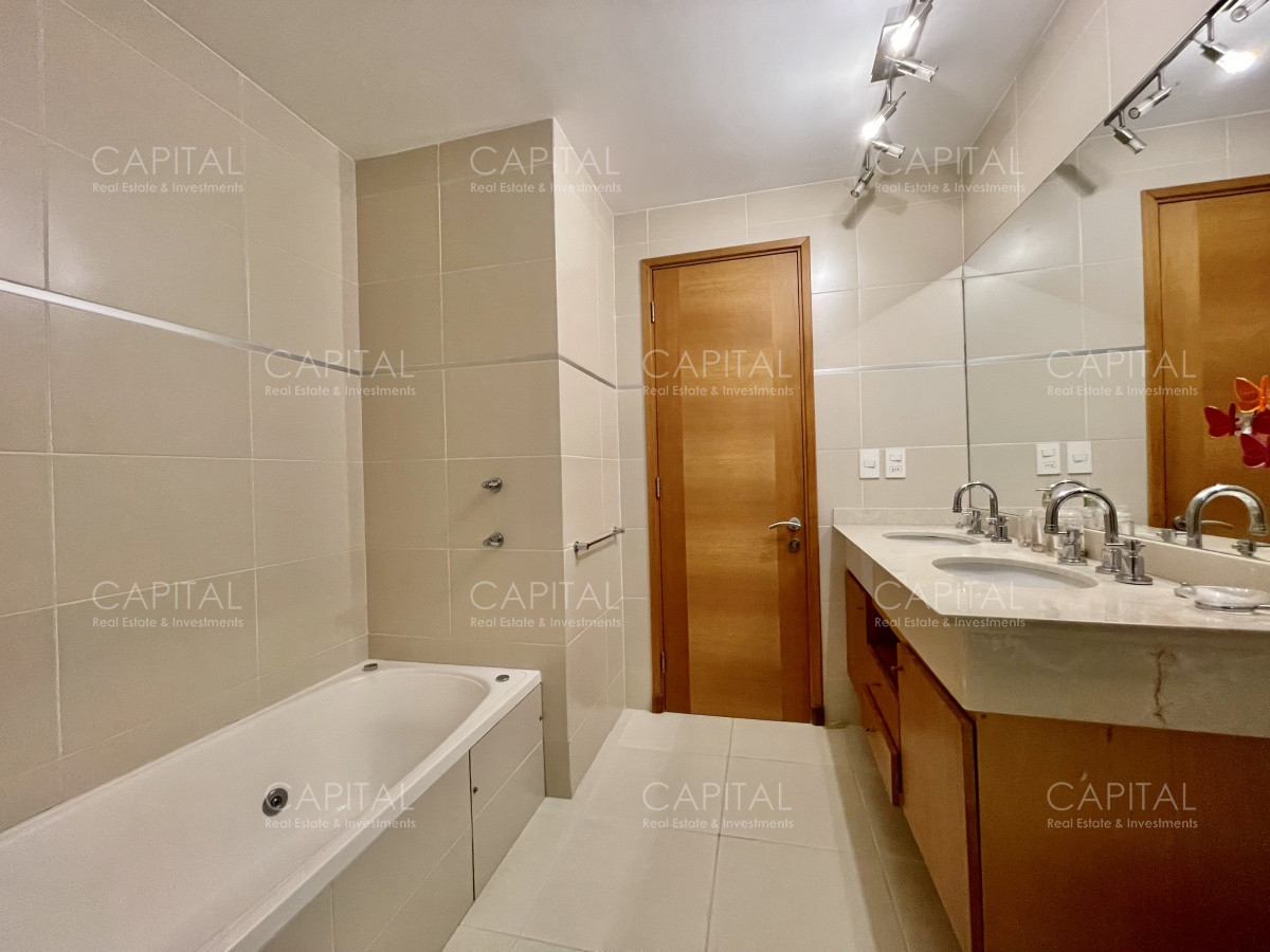 Apartamento ID.30388 - Apartamento de Dos dormitorios en Venta en Playa Mansa, Punta del Este