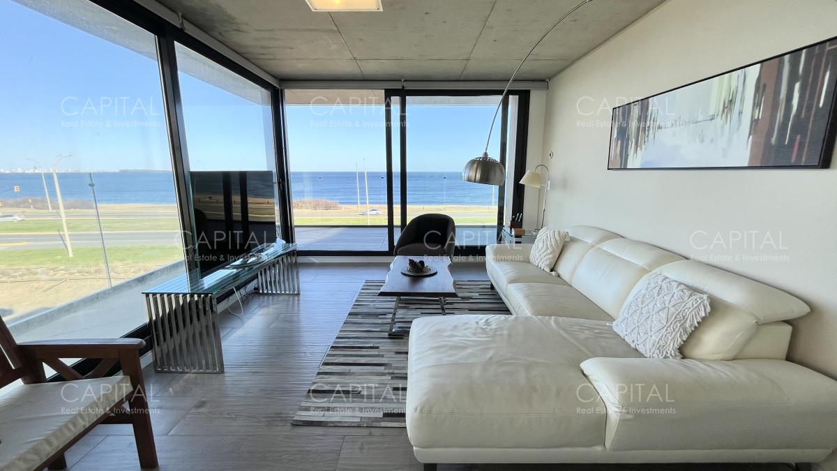 Apartamento ID.38676 - Apartamento en venta de 3 dormitorios en Playa Mansa frente al mar