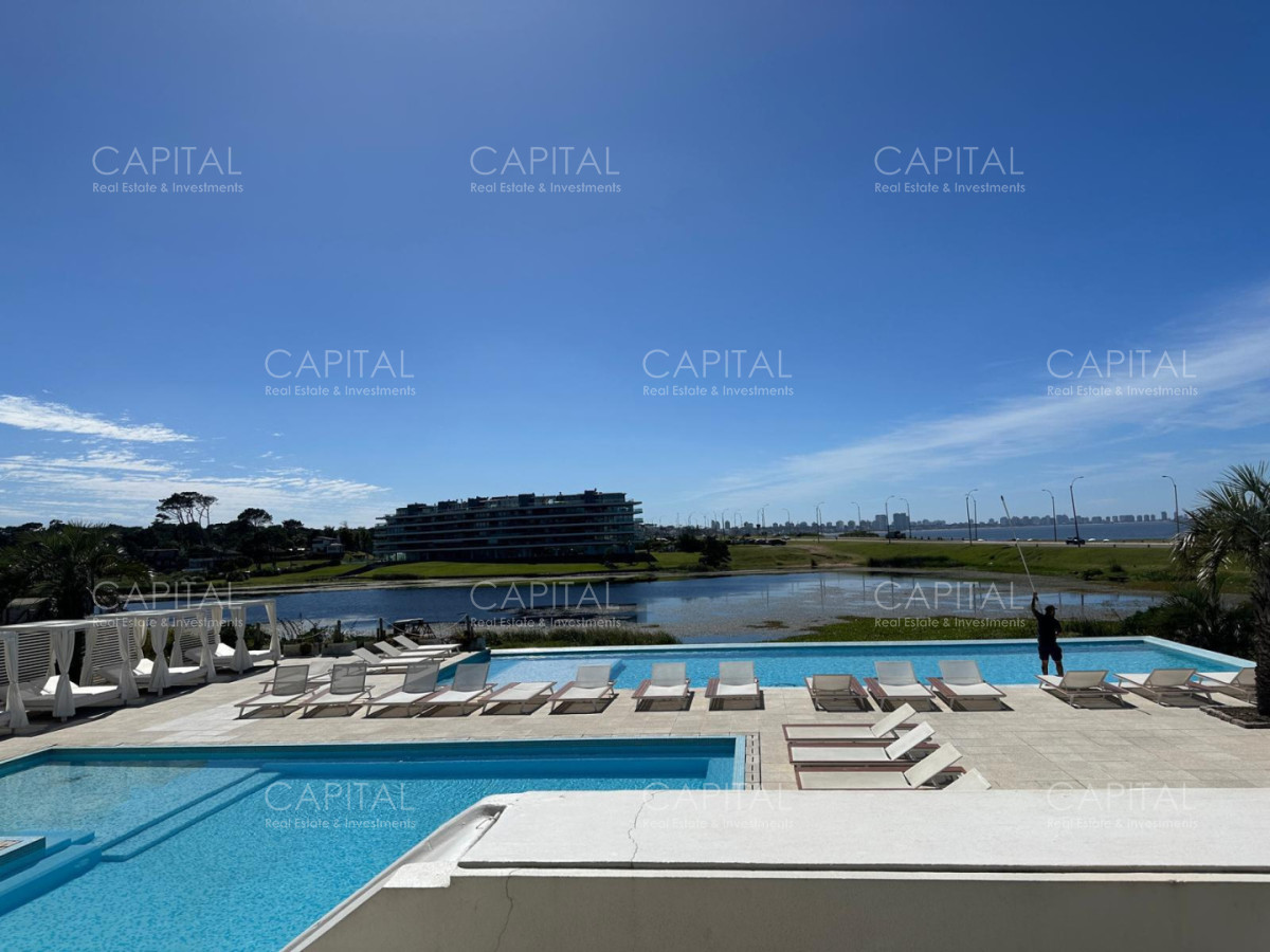 Apartamento ID.39125 - Lujoso departamento en primera línea de Playa Mansa