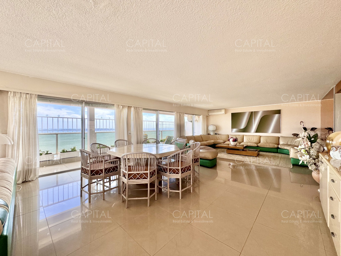 Apartamento ID.37573 - Penthouse Duplex en venta Playa Mansa Punta del Este.