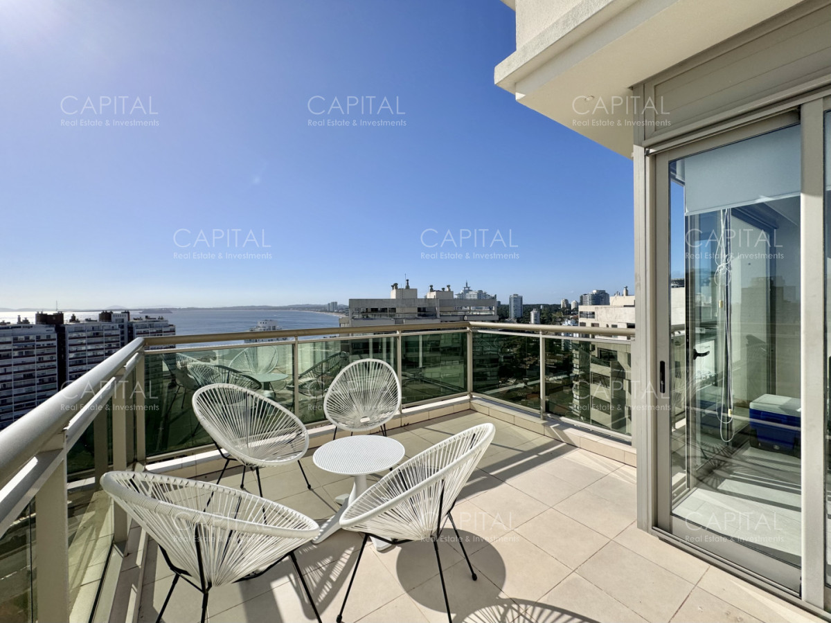 Apartamento ID.39802 - Penthouse Duplex con piscina y parrillero propio frente al Mar, en venta, Punta del Este