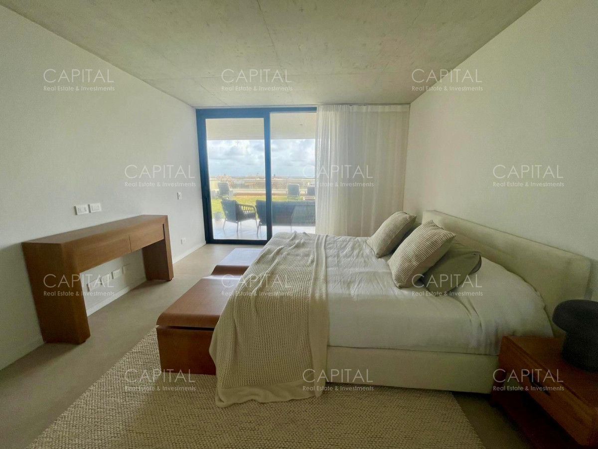 Apartamento ID.38226 - Departamento  en venta sobre el mar en La Barra con piscina y parrillero